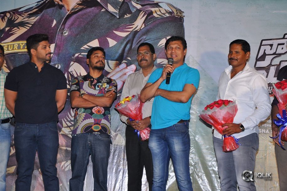 Army-People-Watching-Naa-Peru-Surya-Naa-illu-India-Movie-Photos